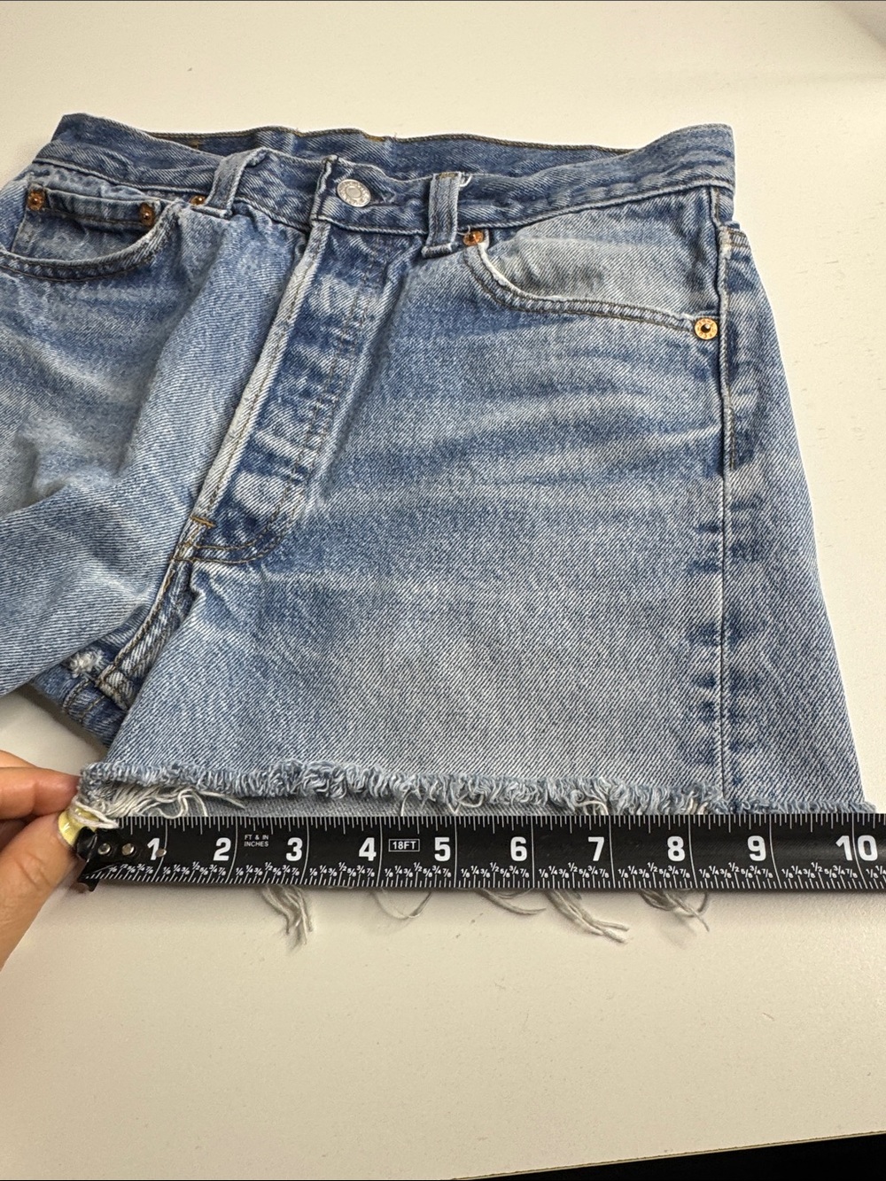 Levi’s 501 Style Vintage Denim Cutoff Shorts Distressed Raw Hem Blue Size 30 - Picture 9 of 9